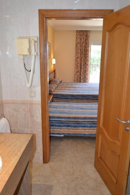 Double or Twin Room Balcony