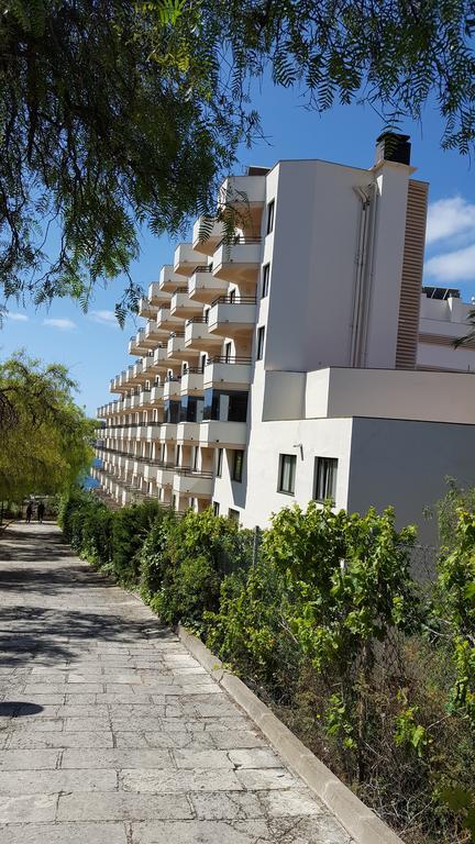 One-Bedroom Apartment (3 Adults),240272745:JPEG