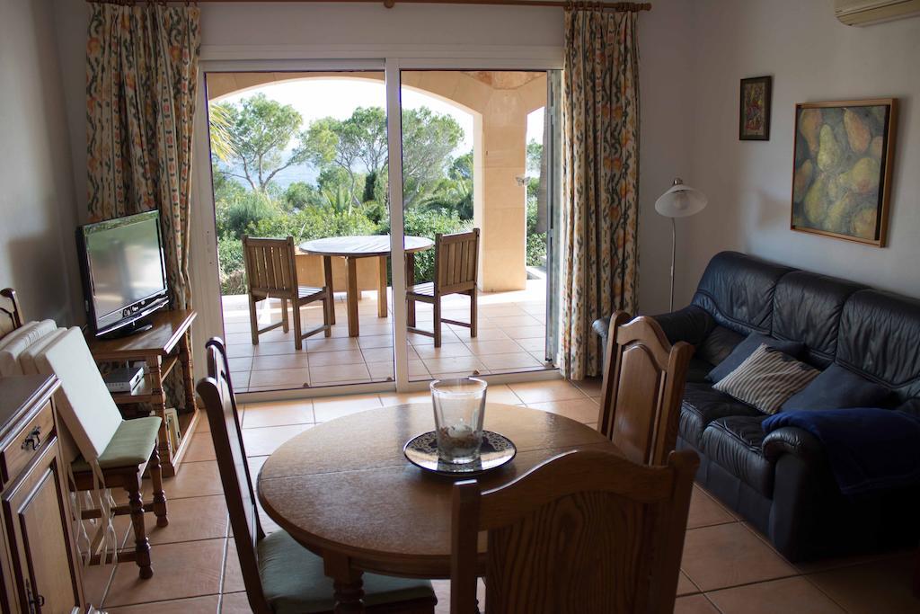 One-Bedroom Apartment,246560941:JPEG