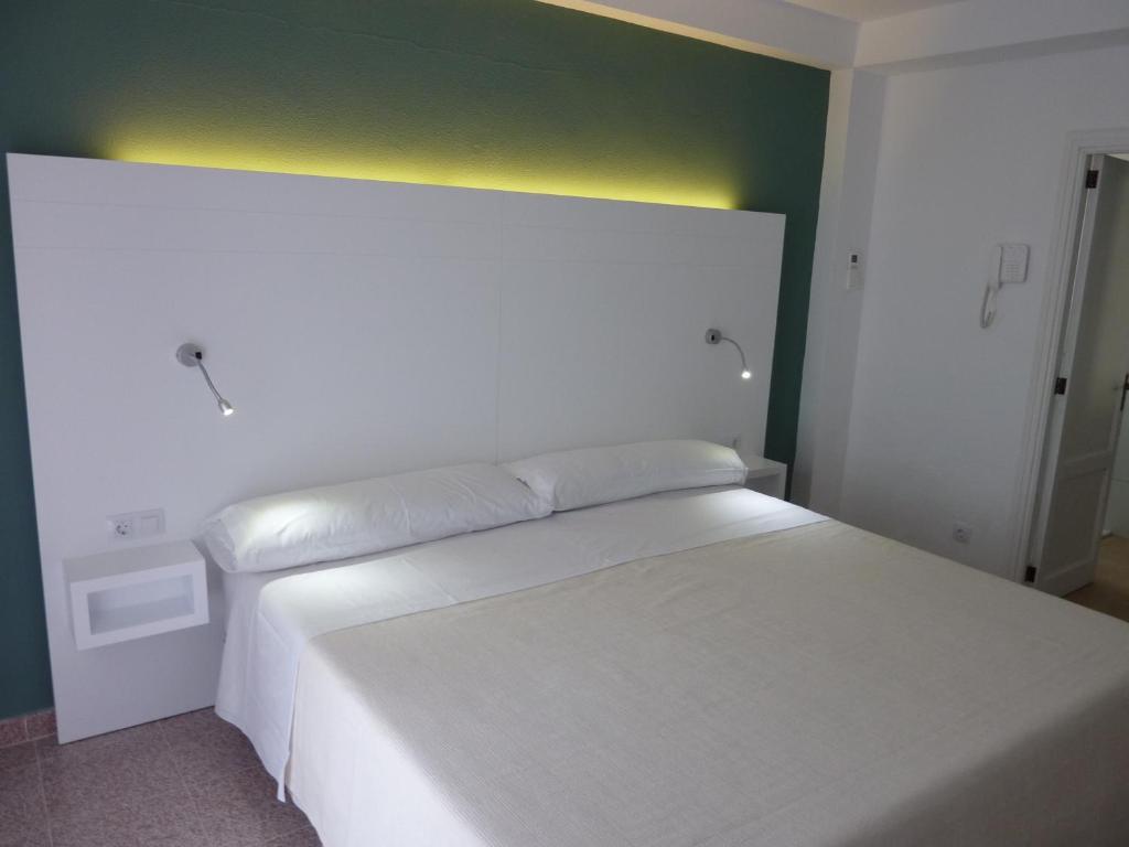 Double or Twin Room Balcony