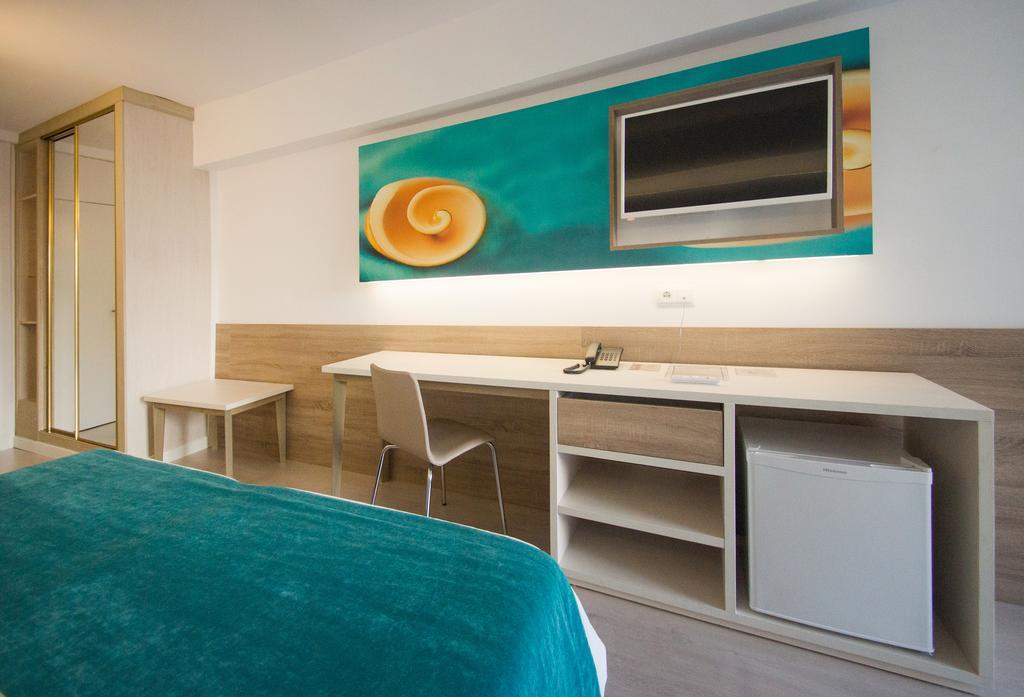 Double or Twin Room with Sea View