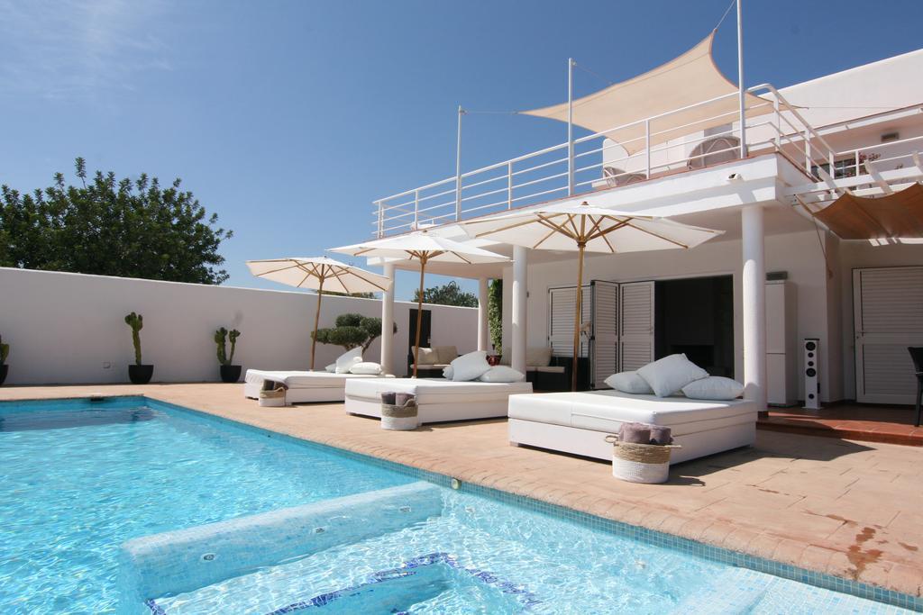 Villa with Private Pool,338640874:JPEG