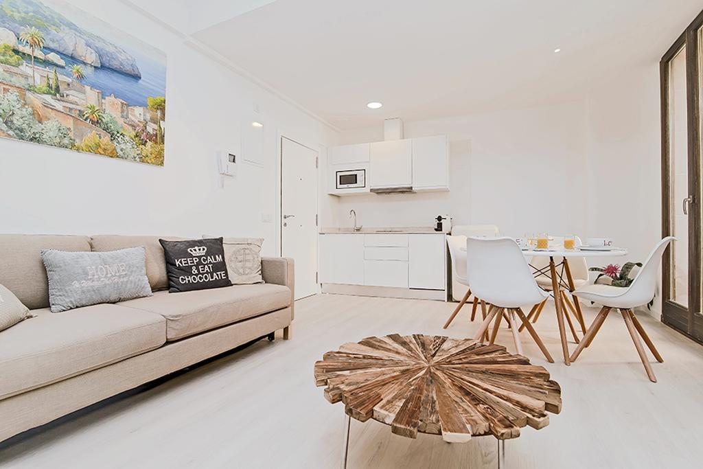 Apartment with Balcony,380501569:JPEG