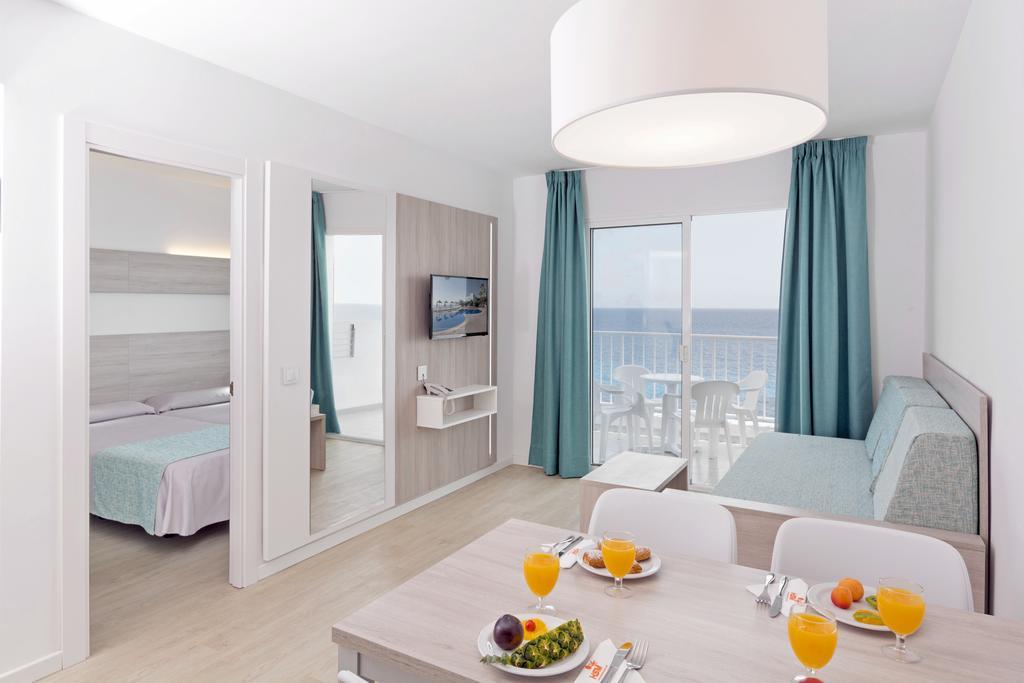 Apartment mit 1 Schlafzimmer, Meerblick und Terrasse (2 Erwachsene + 2 Kinder)