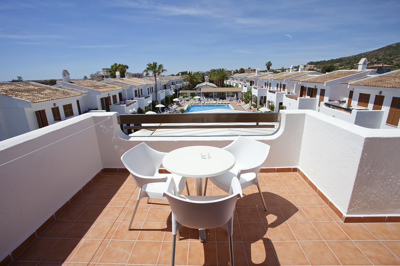 Studio Balcony