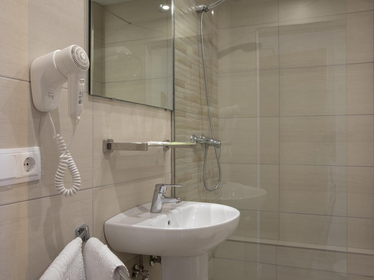 Standard Twin Room with Sea View,1138389865:JPEG