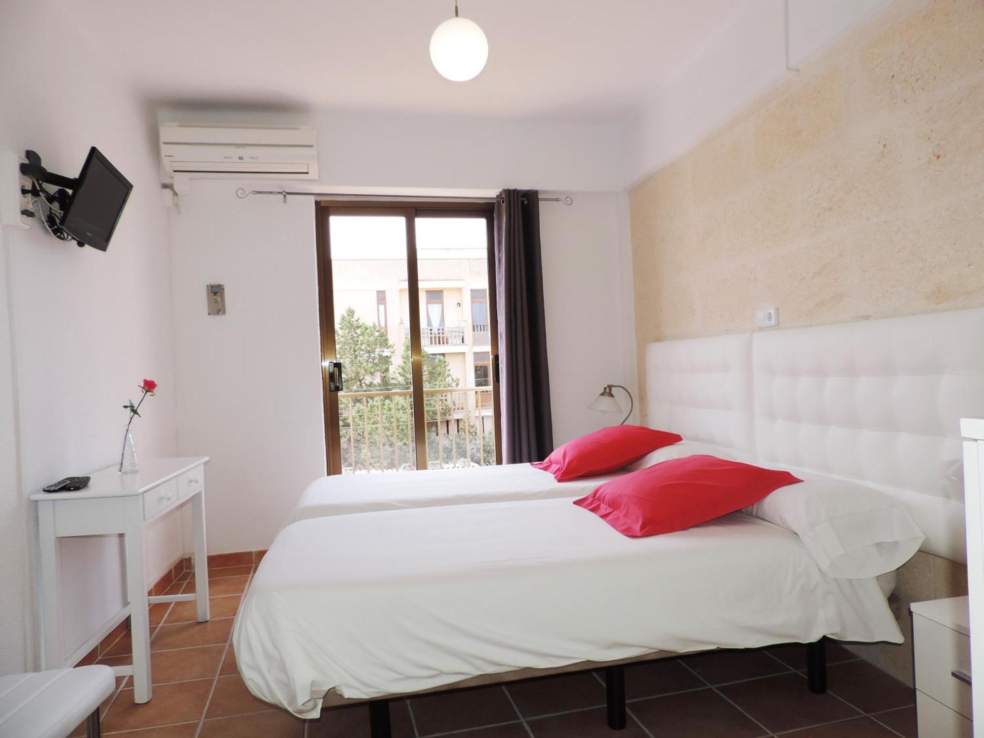 Economy Twin Studio without kitchen