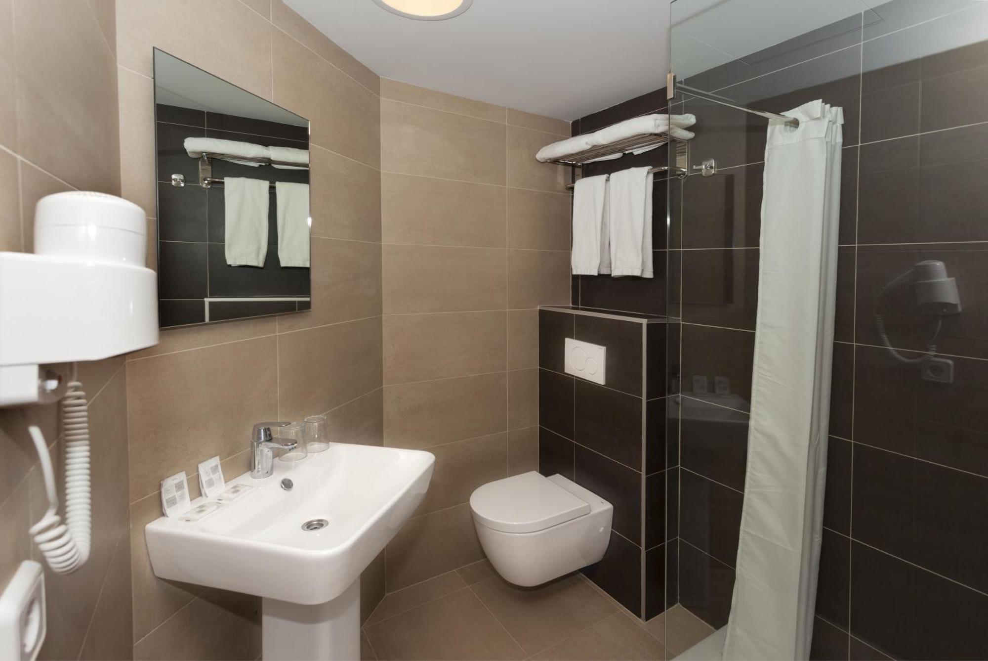 Double Room,784285113:JPEG