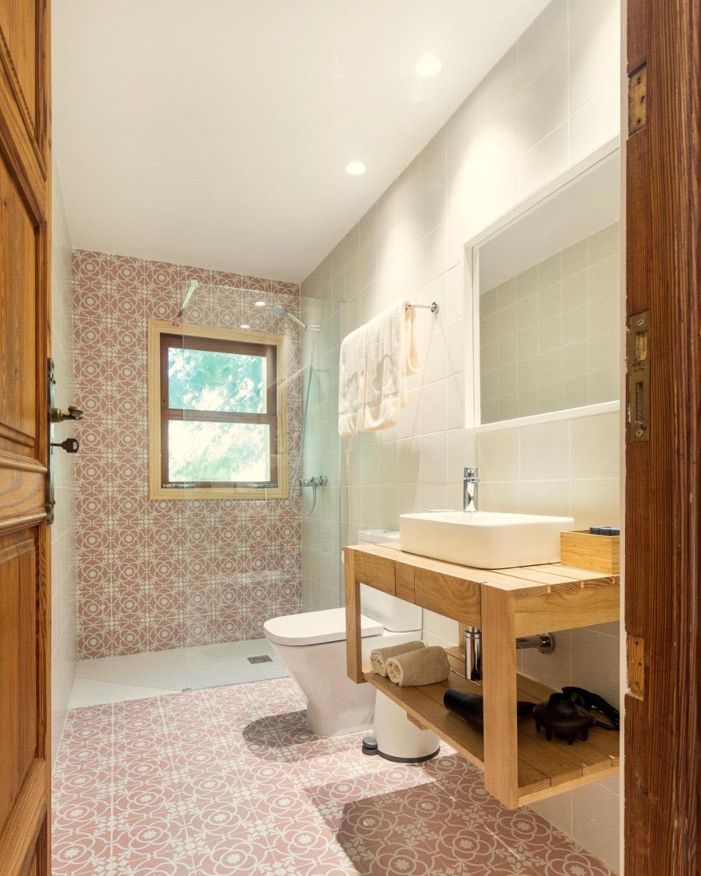 Double Room Private External Bathroom