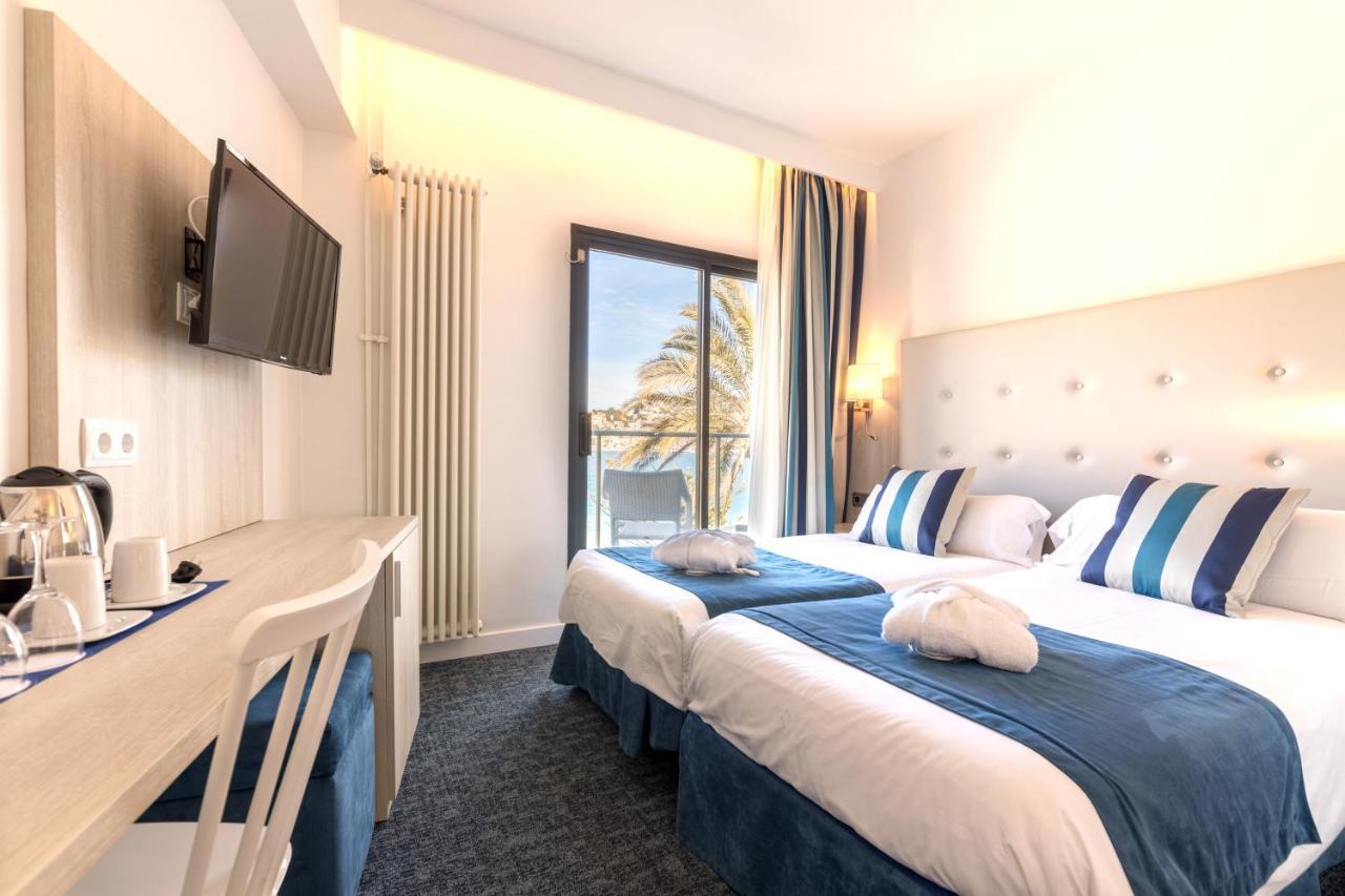 Superior Twin Room balcony frontal Sea View