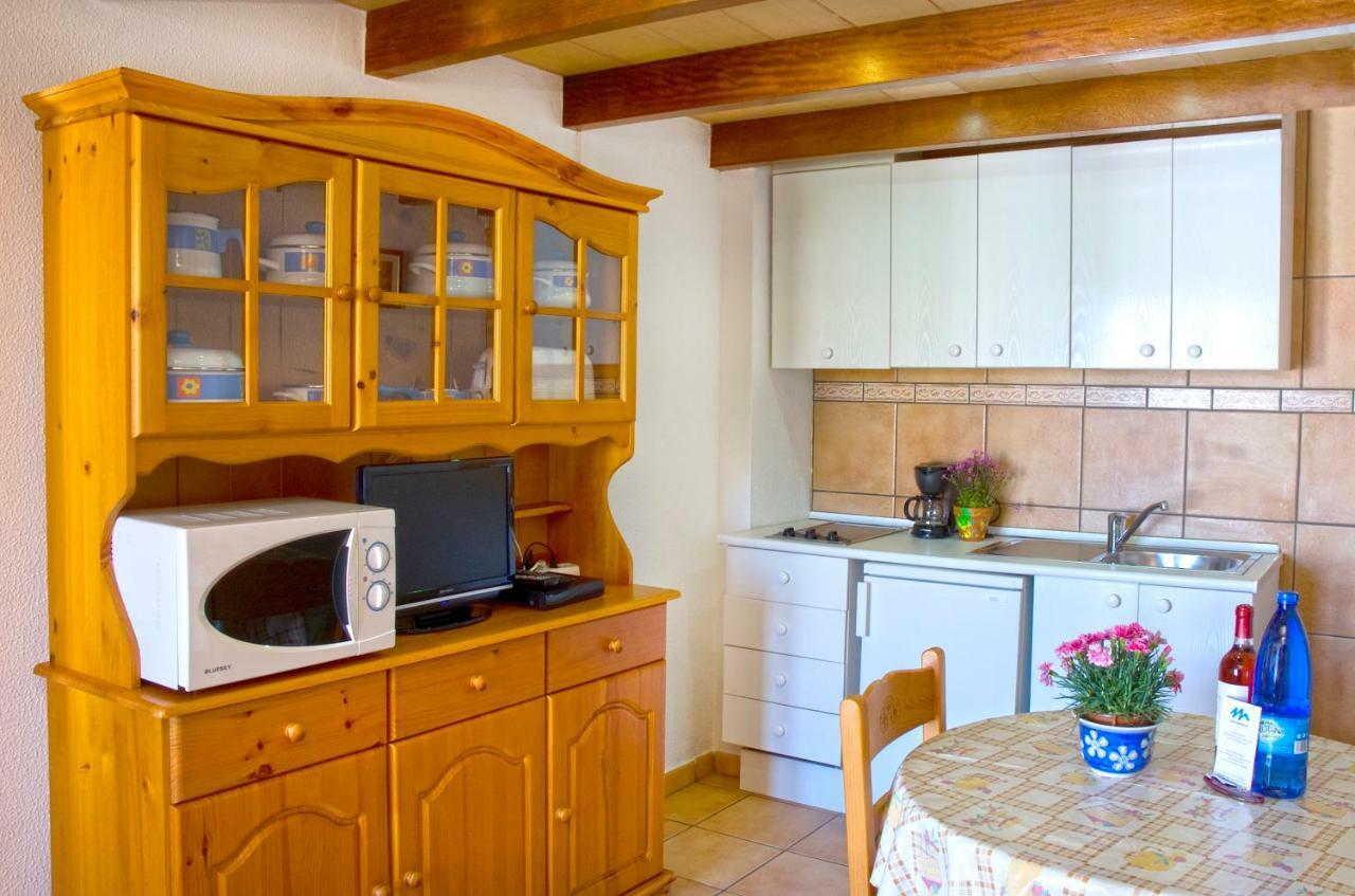 One-Bedroom Apartment Kitchen