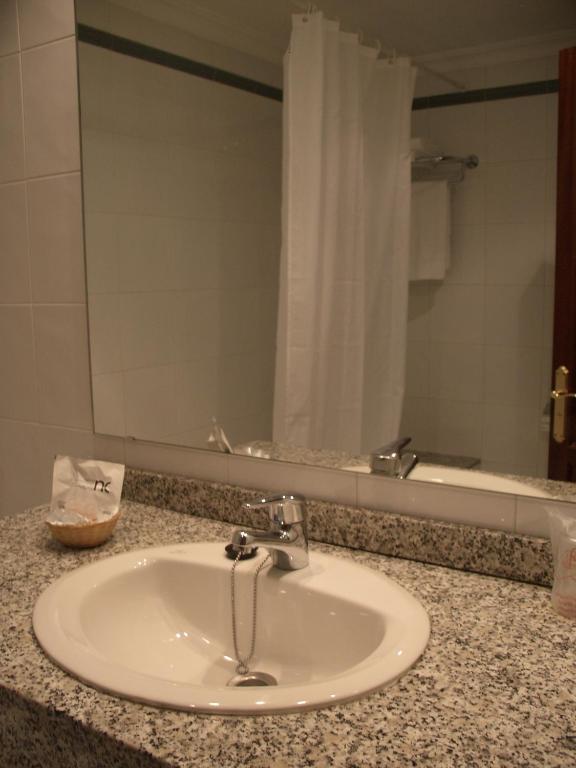 Twin or Double Room with Sea View,703993174:JPEG