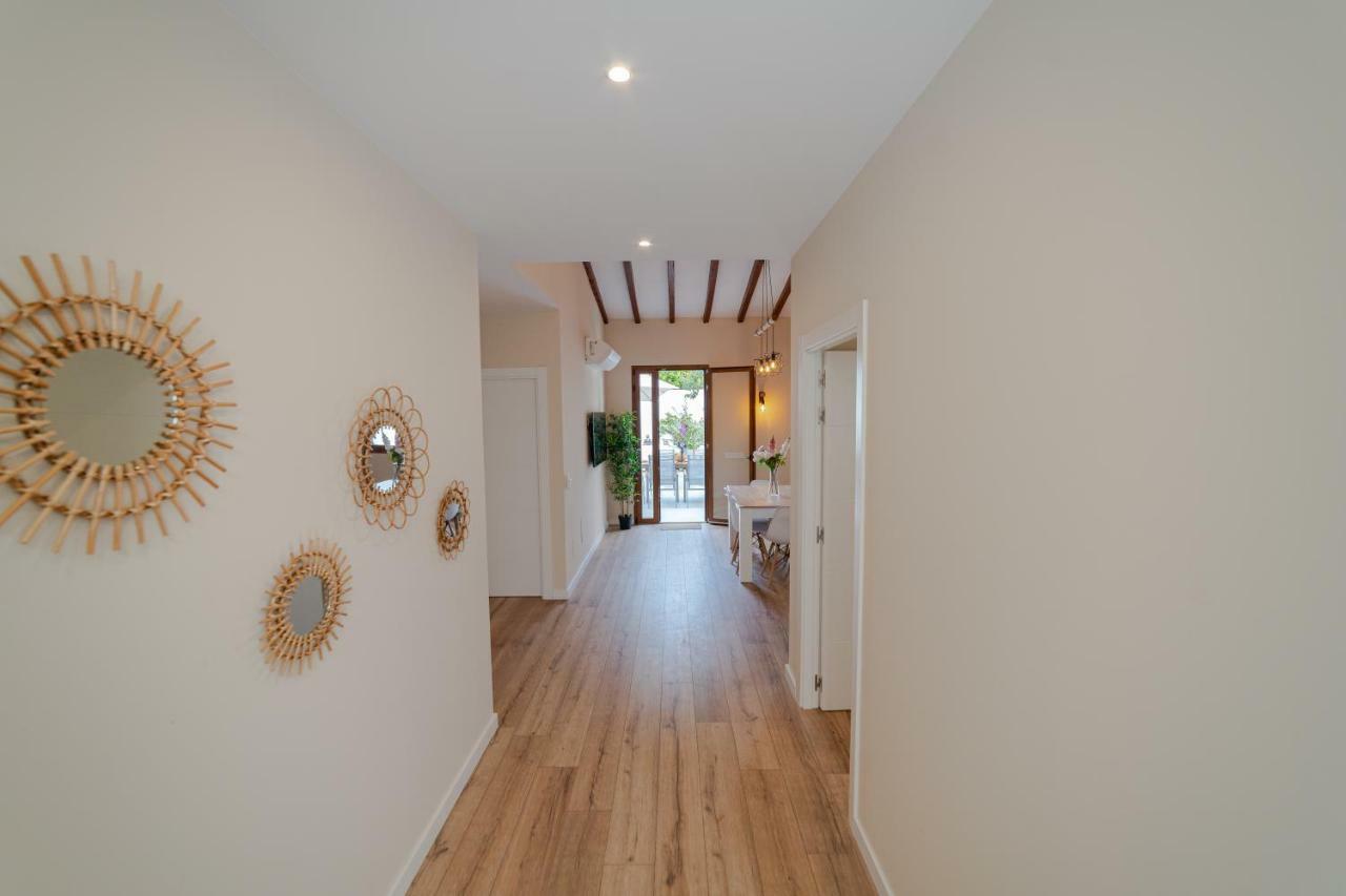 Three-Bedroom House,910740064:JPEG
