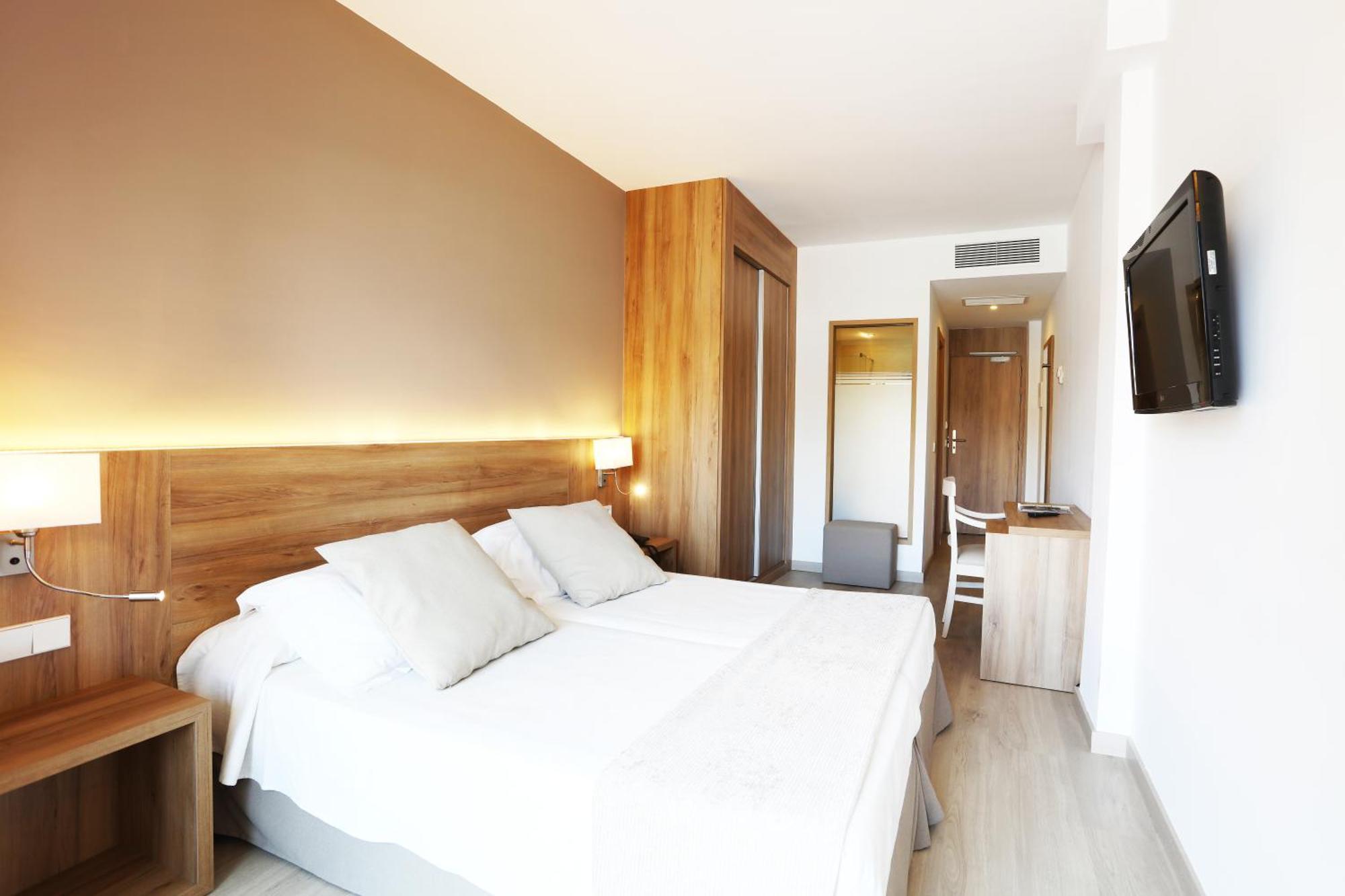 Twin Room with Balcony,999090300:JPEG