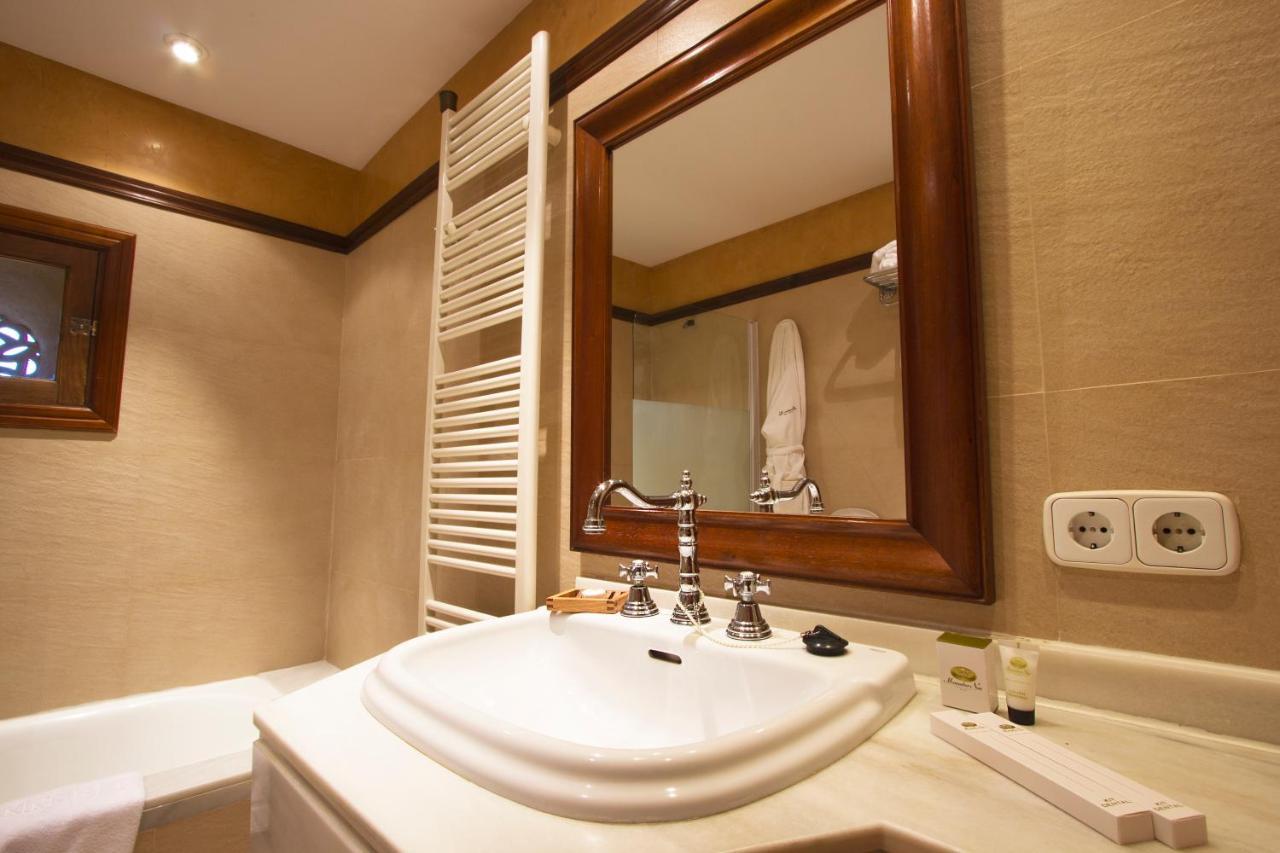 Studio Apartment SPA Access,1306834807:JPEG
