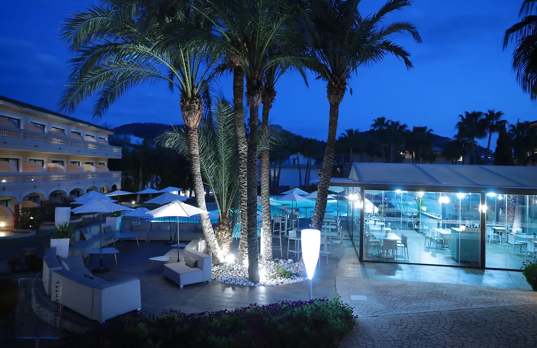 Mon Port Hotel & Spa-1