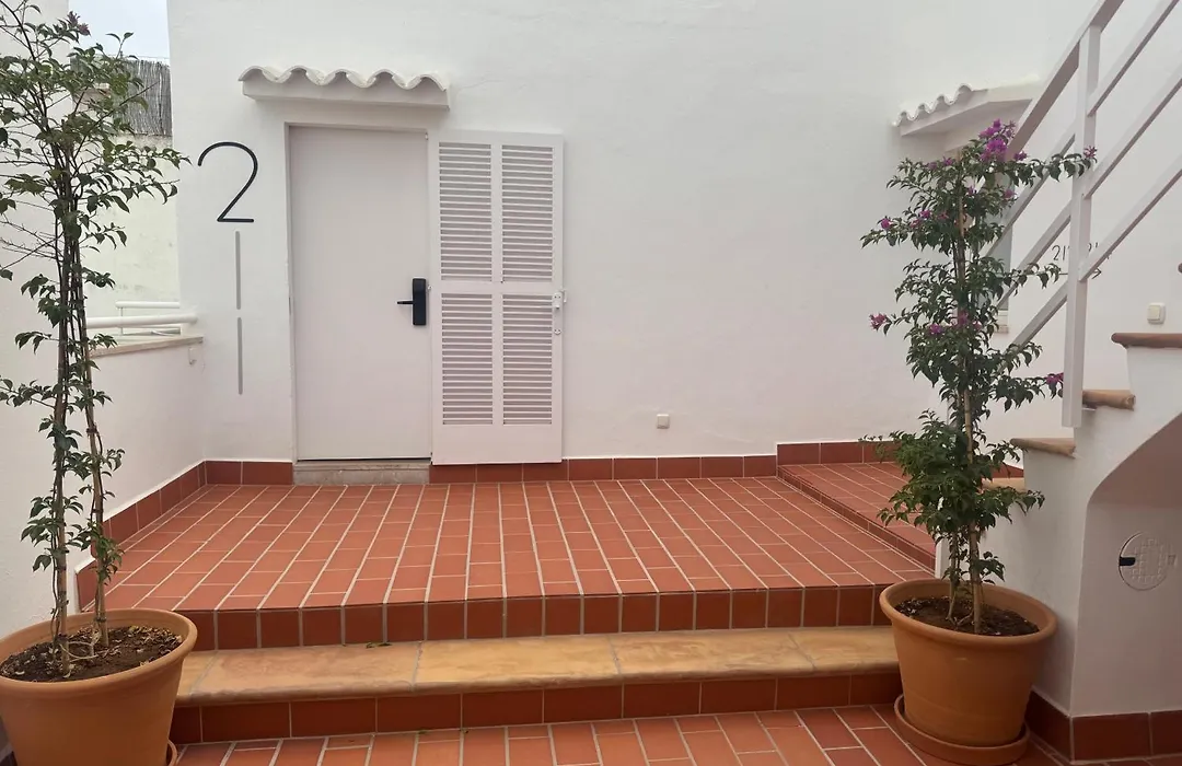 Iroco Hostal-1