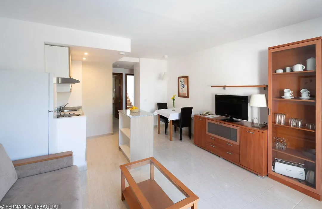 Apartamentos Los Tilos-1