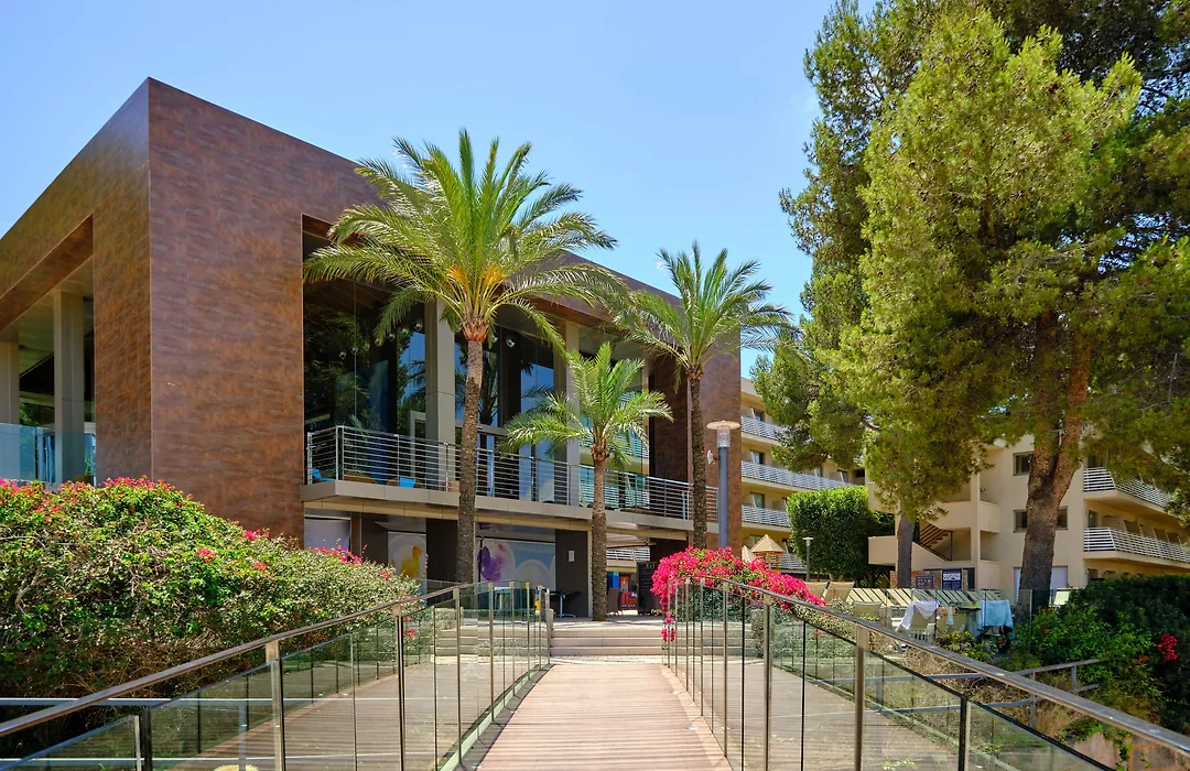 Occidental Cala Vinas-1