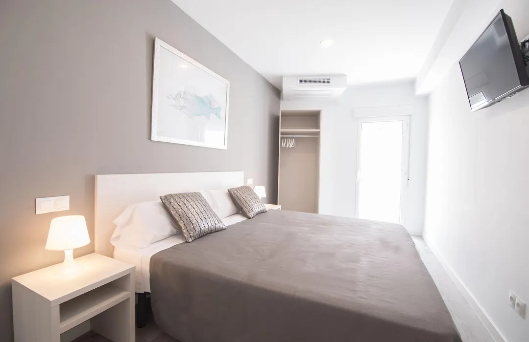 Blu Hostal Diana-1