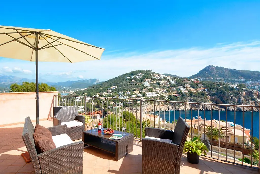 Villa With Enchanting Sea Views And Pool For 7 Guests-1