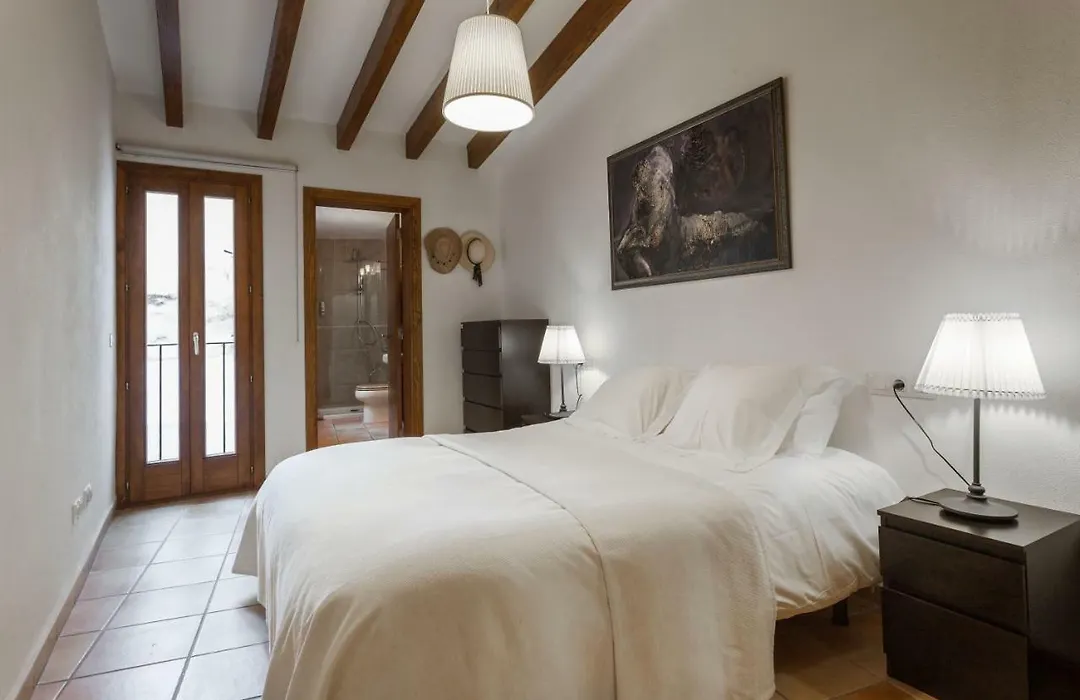 Petit Hotel Alaro-1