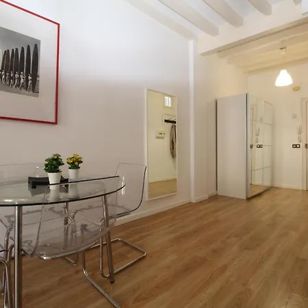 Comfortable Apartment With Character In The Old Town-2