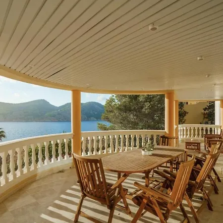 Villa Camp De Mar Sea View By Priorityvillas-3