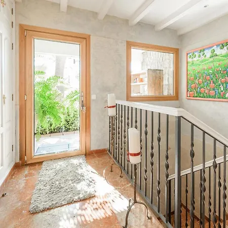 Nice Home In Paguera With Wifi, 6 Bedrooms And Outdoor Swimming Pool-3