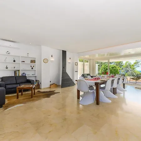 3001 Schoene Villa Am Meer In Sant Elm-2