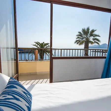 Hostal Port Corona-2