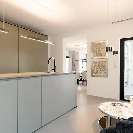 Meerblickvilla Design in Port Andratx mit Minotti, Occhio, Gessi, Cabinet, Miele-3