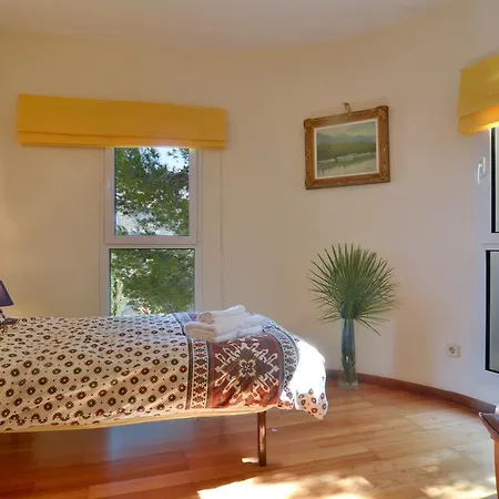 Villa With Enchanting Sea Views And Pool For 7 Guests-3