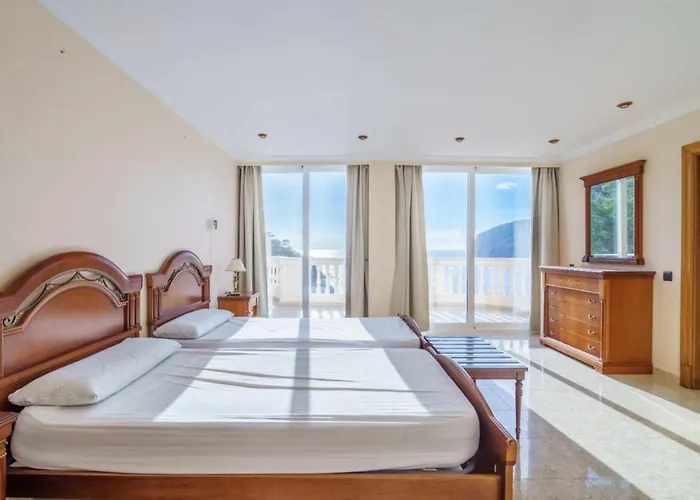 Boutique Villa Camp De Mar Sea View By Priorityvillas