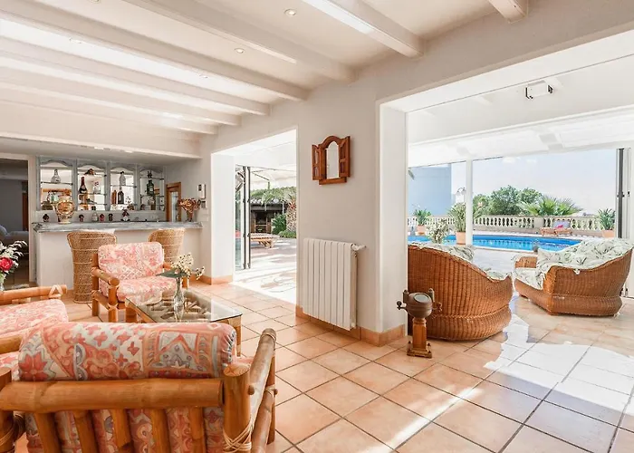 Pet friendly Nice Home In Paguera With Wifi, 6 Bedrooms And Outdoor Swimming Pool Peguera