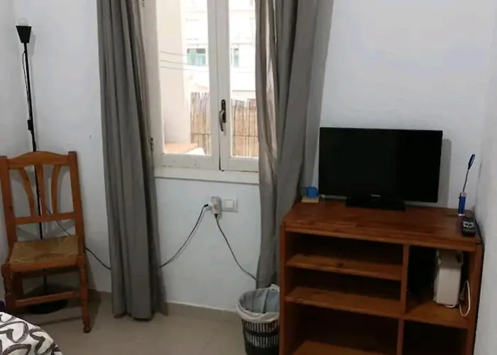 Camera Privata Singola In Appartamento, Bagno In Comune, Aria Condizionata Caldo Freddo, Wifi, Tv Llucmajor 