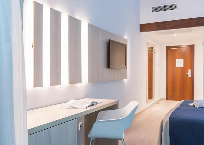 Pet friendly Botel Alcudiamar - Alojamiento Para Navegantes Port de Alcudia 
