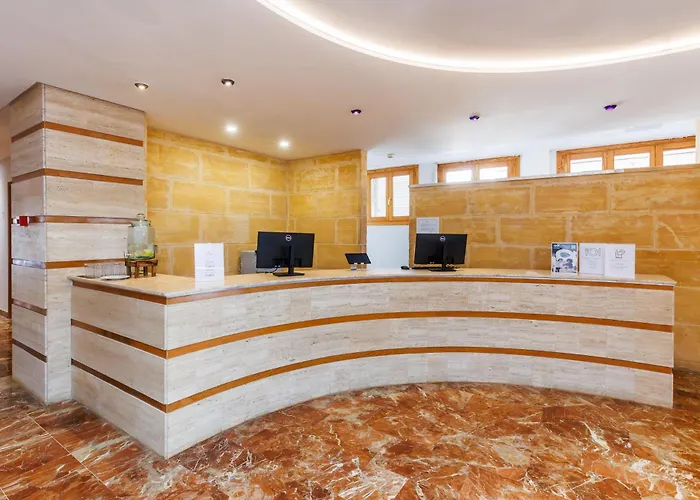 Hotel O7 Colombo S'Illot 