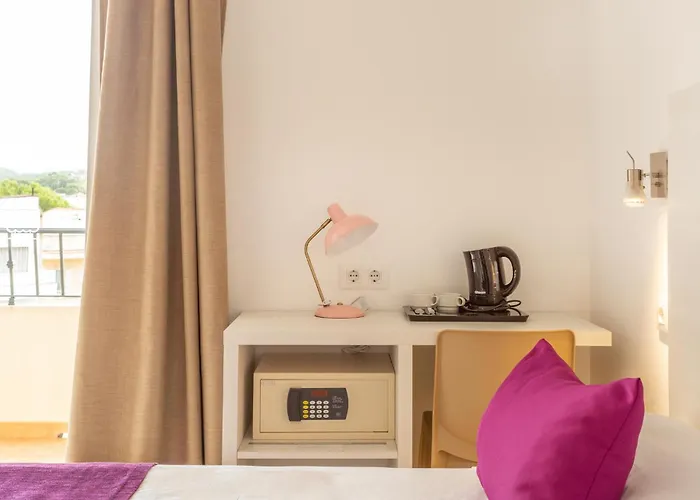 Pet friendly Flor Los Almendros Hotel Peguera