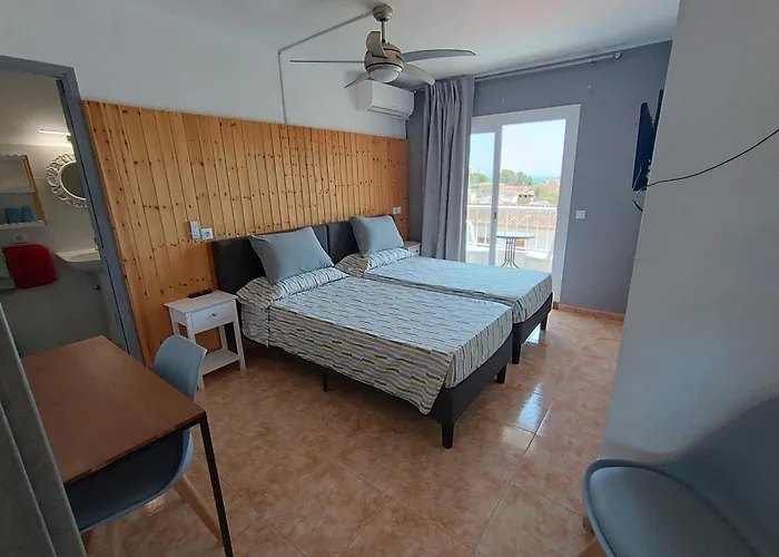 Pet friendly Hostal Belgica Palma Nova 